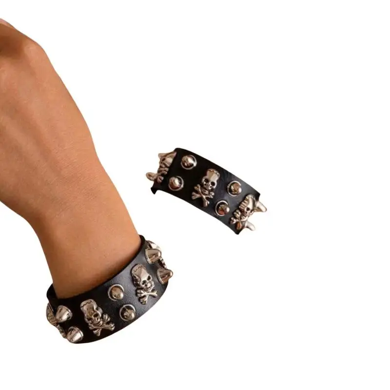 1 Stück Punk Gothic Totenkopf Armband mit Metallspitzen und Nieten, PU-Leder Armreif, breites Manschettenarmband, Schmuck für Damen und Herren – Detail 6