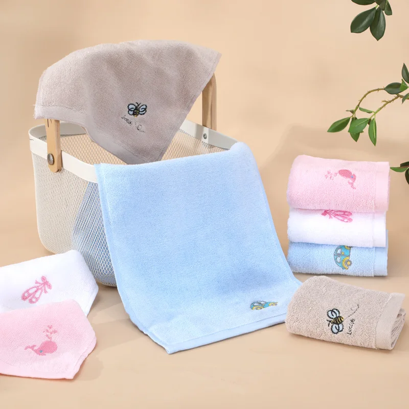 4pcs/lot Pure cotton small square towel 25*25cm cartoon embroidery baby hook towel children face towel gift