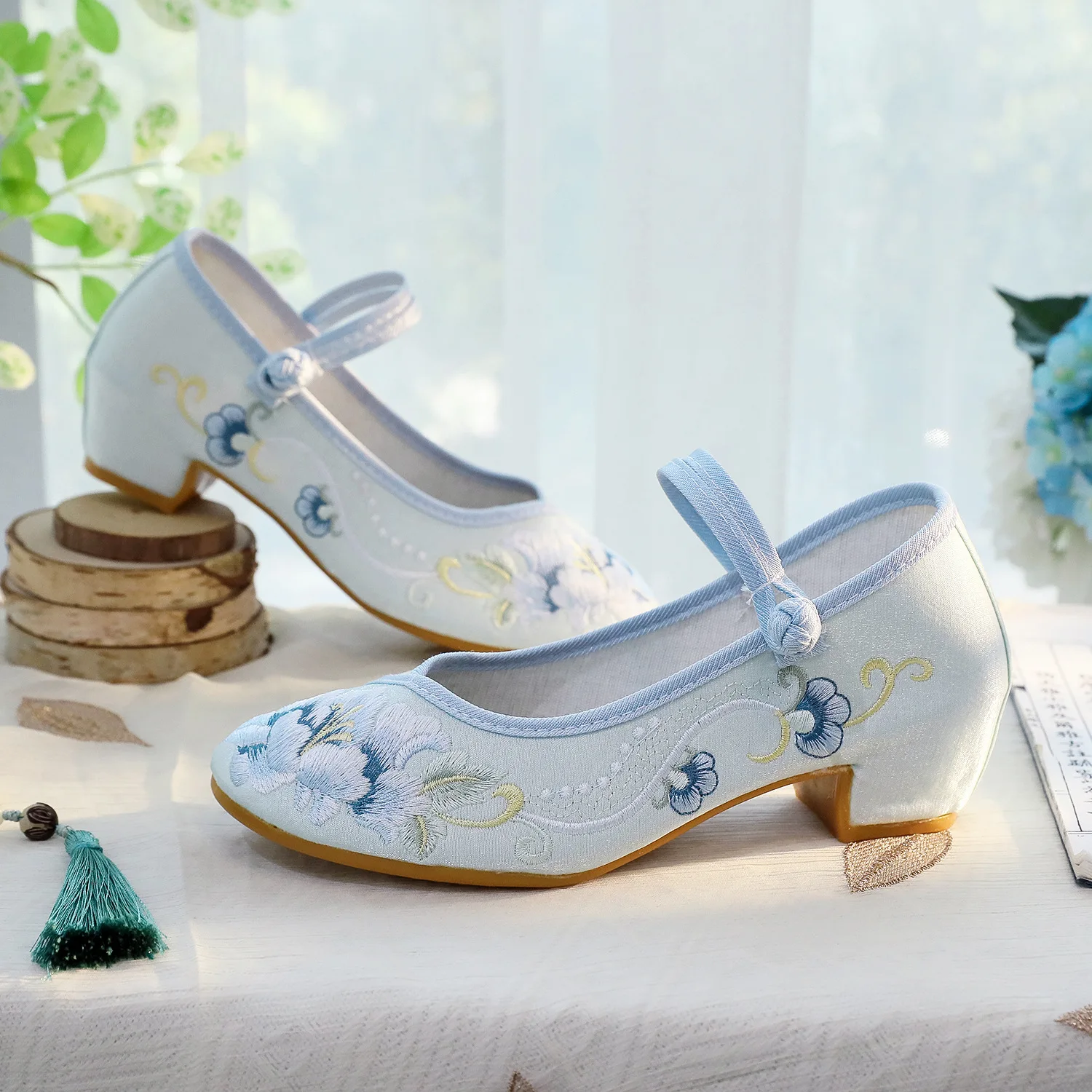 Size 34-40 Ethnic Style Chinese Hanfu Shoes Women Low Heel Embroidered Comfort Pumps For Qipao