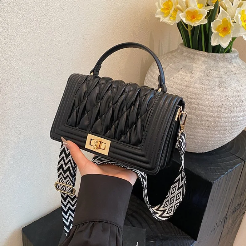 

Classic Parisian Style Leather Shoulder Bag With Timeless Silhouette Elegant Look