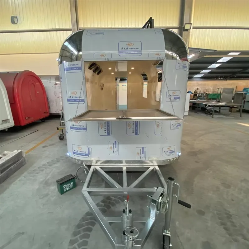 مقطورة امتياز الطعام، مقطورة طعام مصممة متعددة المحطات لخدمة المطبخ المتنوعة والمناسبات عالية الحجم #2