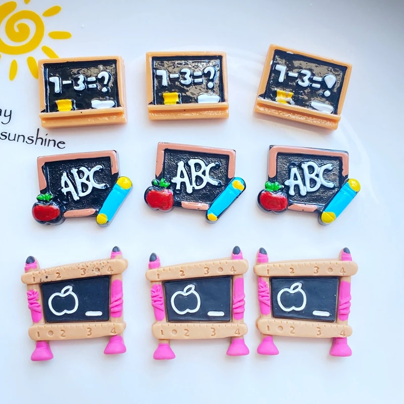 10Pcs Neue Nette Mini Hand Gezogen Tafel Serie Harz Flatback Cabochon Sammelalbum Kawaii Verzierungen Zubehör