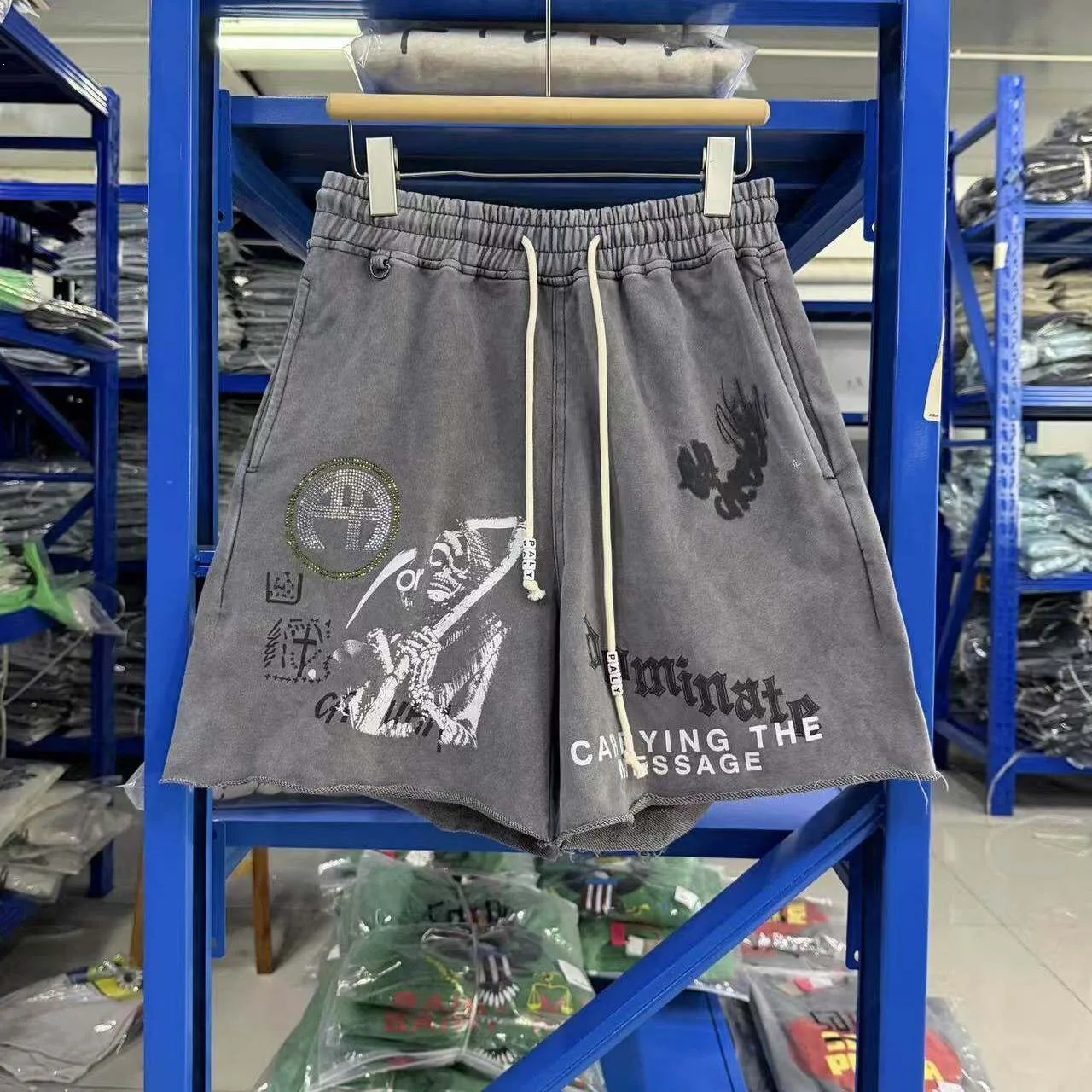 

R Pale Streetwear Vintage Washed Cuffed Five-Quarter Length Unisex Shorts Casual Summer Fashion Loose Fit Hip Hop Style