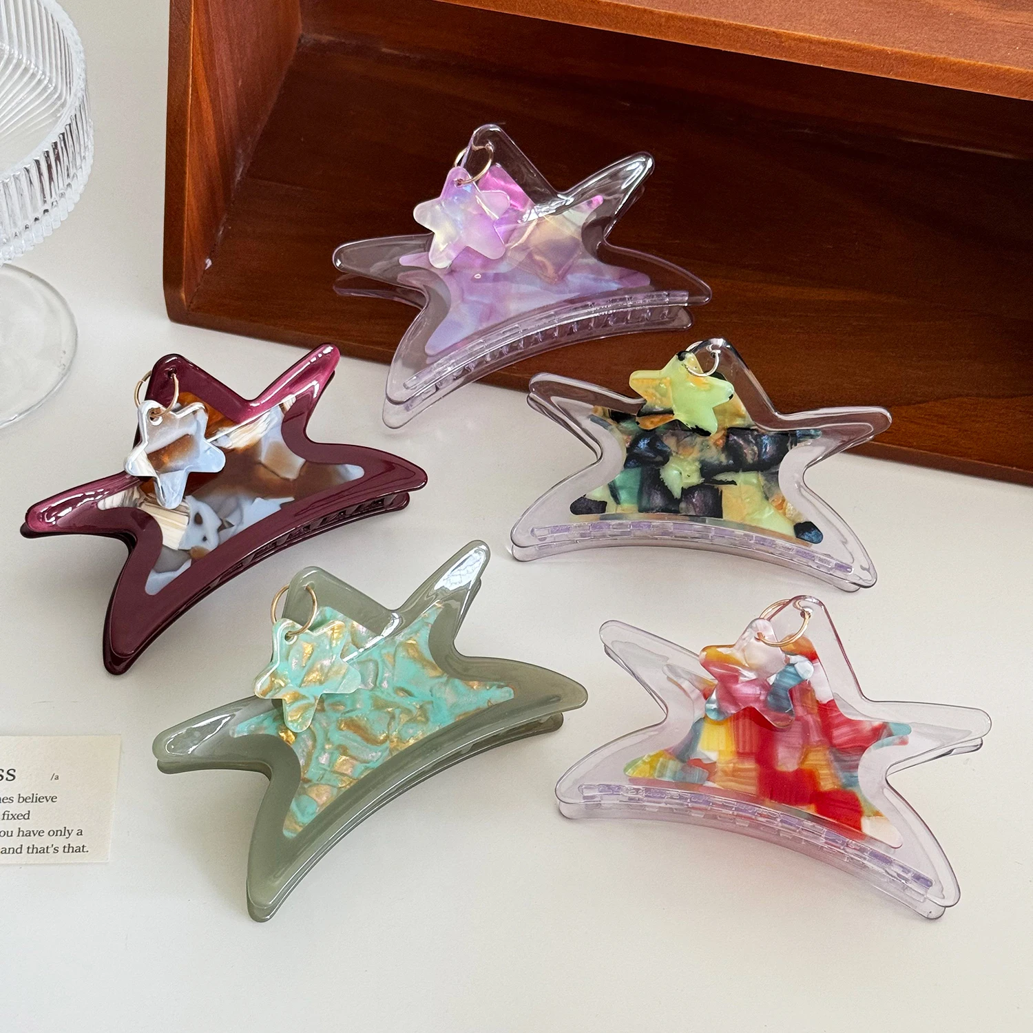 

Dowell Star-shaped Color-matched Grab Clip Acetate Hairpin Headwear