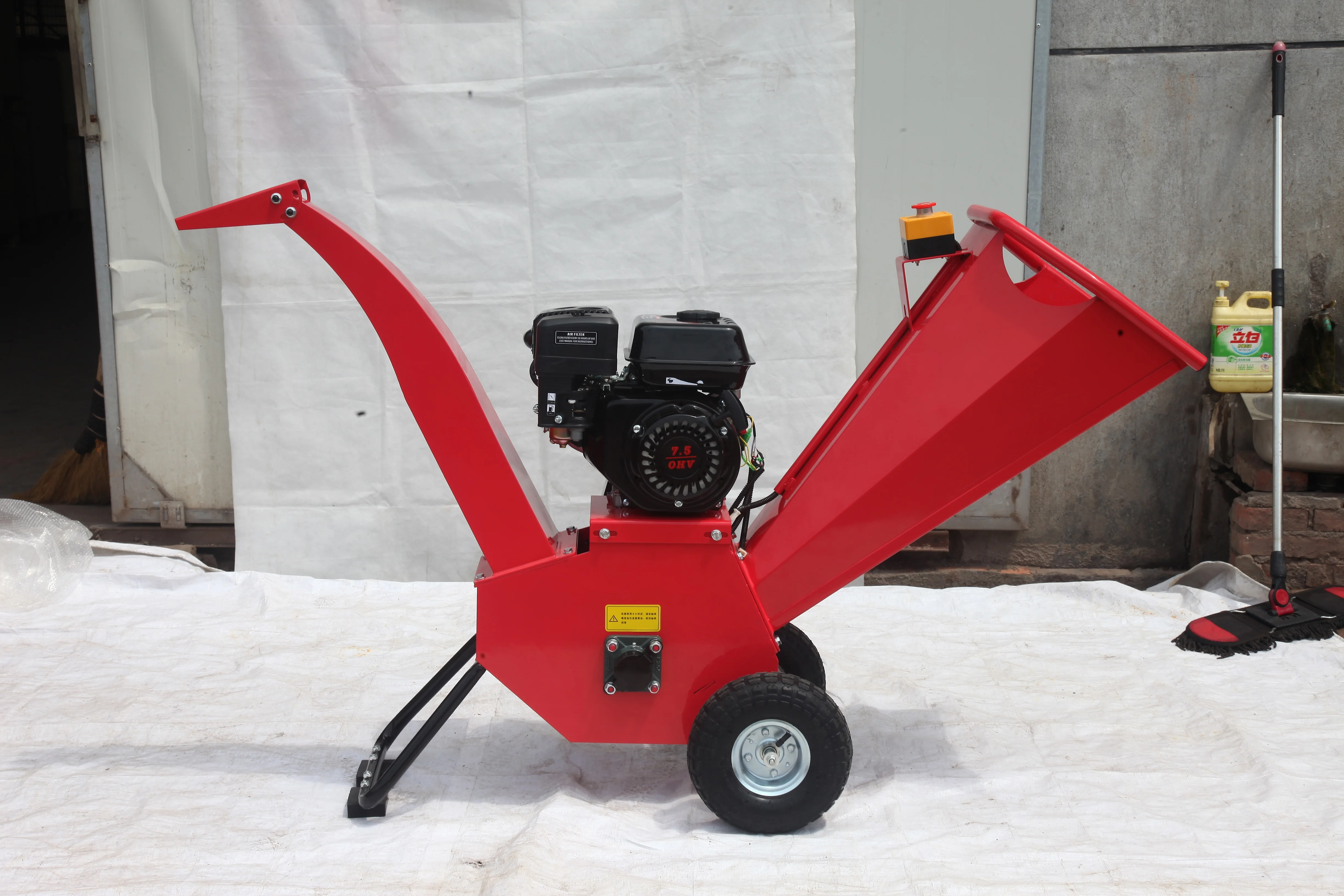 TOGO garden petrol wood chipper machine shredder tree branch