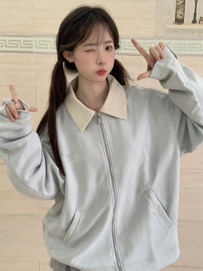 

Уникальная женская весенняя куртка 2026 года, новинка, маленький размер, с воротником, вышивкой букв, из замши, теплая, с клапанами, длинный рукав