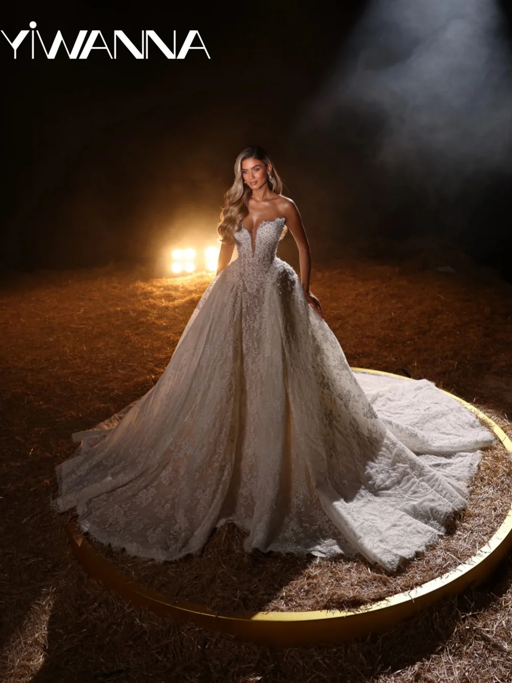 

Glimmering Embroidered Lace Appliques Wedding Dress Luxurious Pearls Long Bridal Gown Customized Dreamy V-neck Dresses For Bride