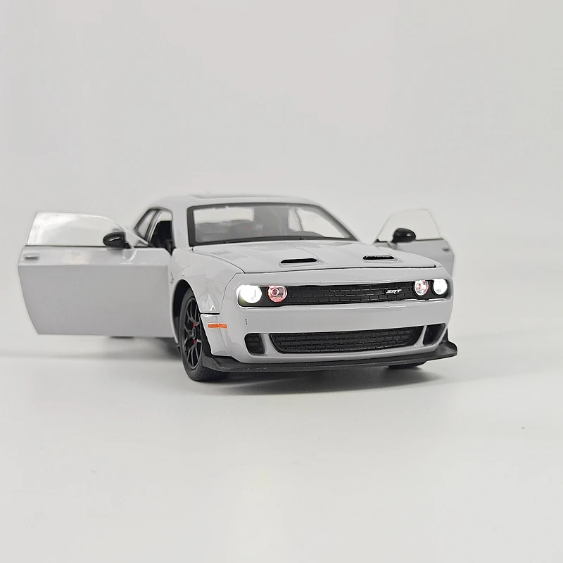 

Модель автомобиля Dodge Hellcat из сплава, масштаб 1:24, с открывающимися дверями, капотом и багажником, рулевое управление передними колесами, спортивный автомобиль, подарок.