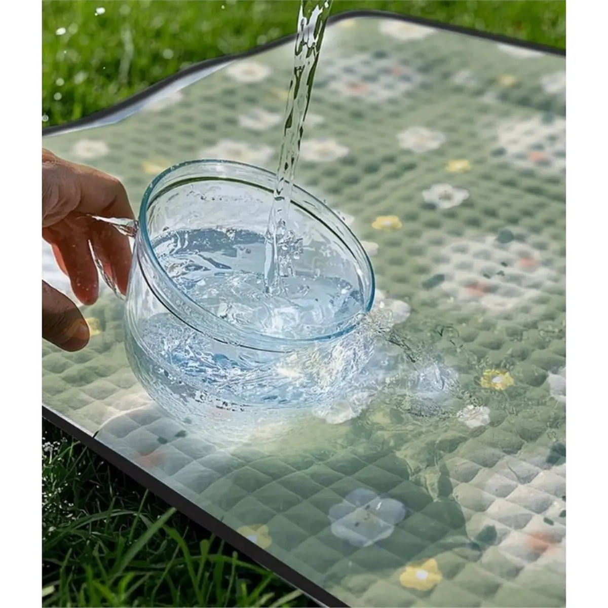 11·11COUPON Picnic Mat/Ground Cloth, 200x300cm Extra-Large Size, Ideal for Camping, Music Festivals, Beach Outings, and Travel