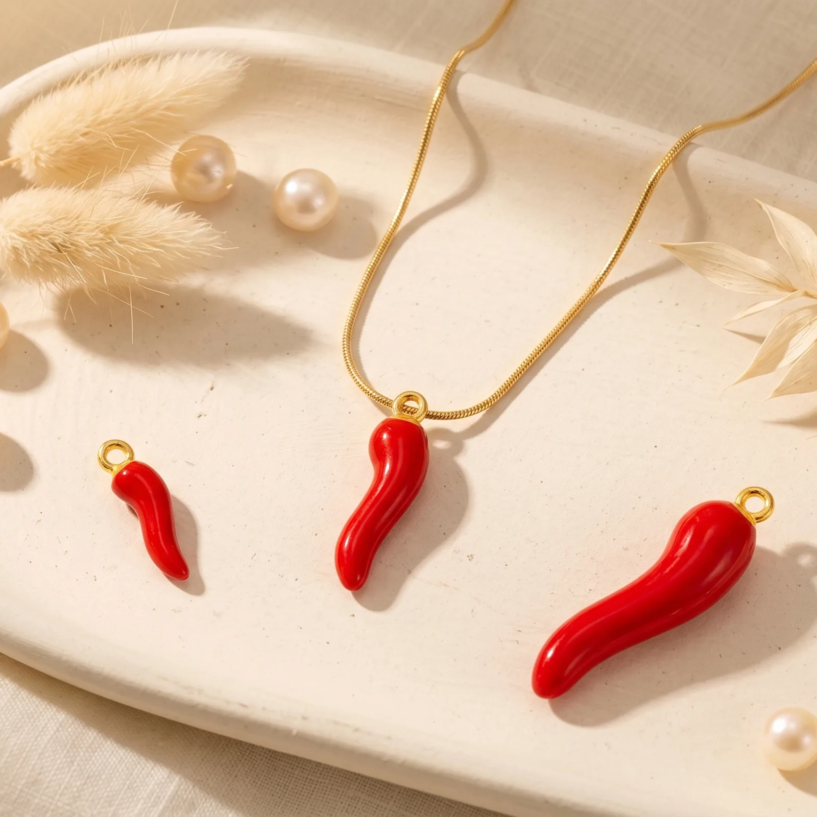 10 Stück Zinklegierungs-Anhänger, vergoldet, mit rotem Emaille, Cornicello, italienisches Horn, Chili, 3D-Anhänger für die Herstellung von DIY-Halsketten, Großhandel – Detail 4