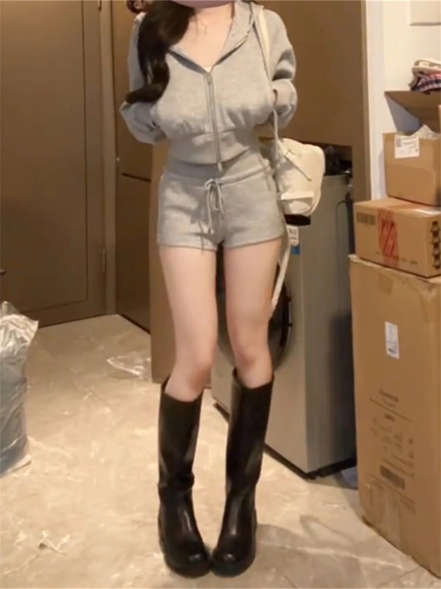 

Новые женские спортивные шорты больших размеров серого цвета для йоги, с эффектом подтяжки ягодиц, в американском стиле, с высокой талией, прямые, для осени