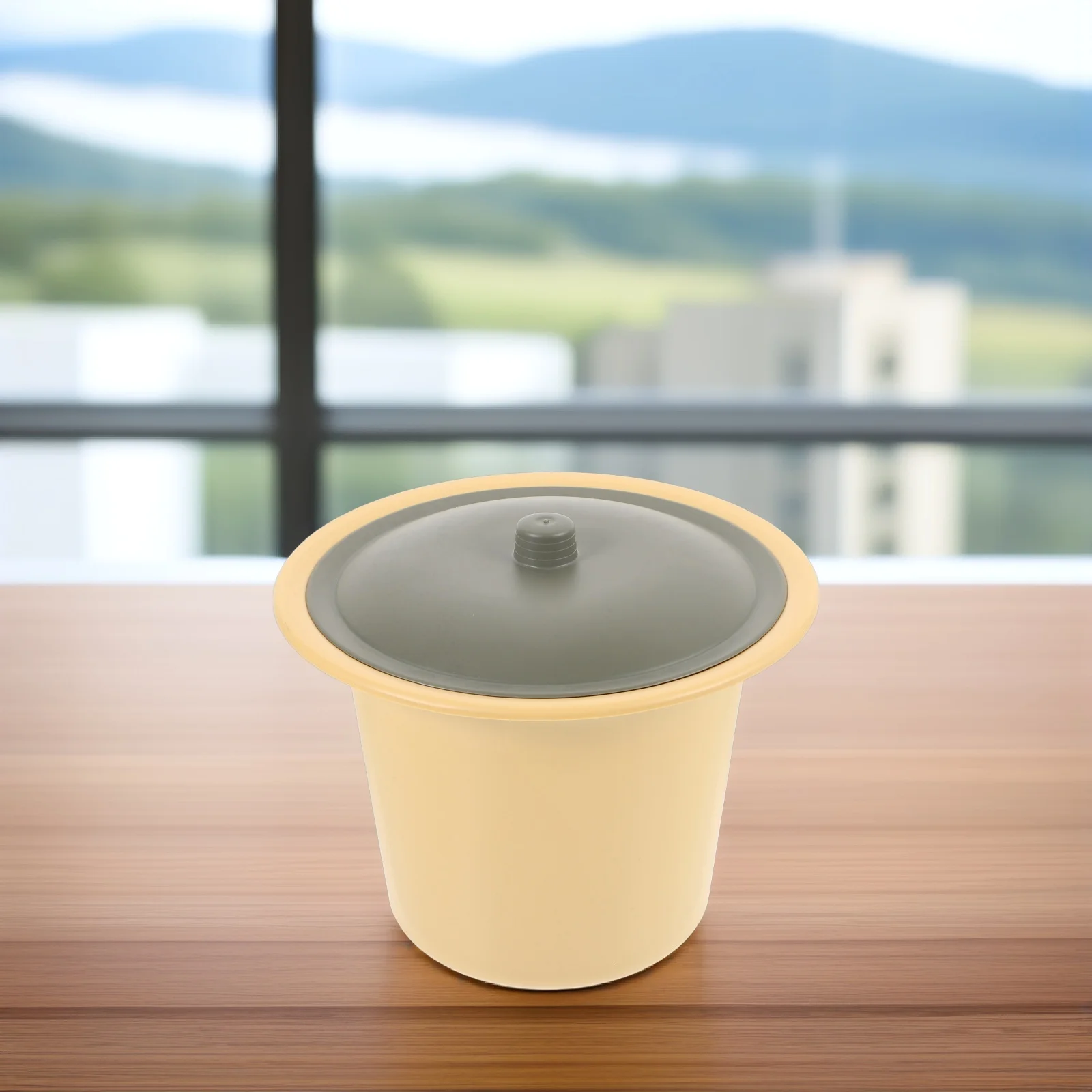 

Plastic Bedpan with Lid Yellow Green Reusable Urine Bucket Portable Toilet Potty Chamber Pot Easy Clean Sturdy Material