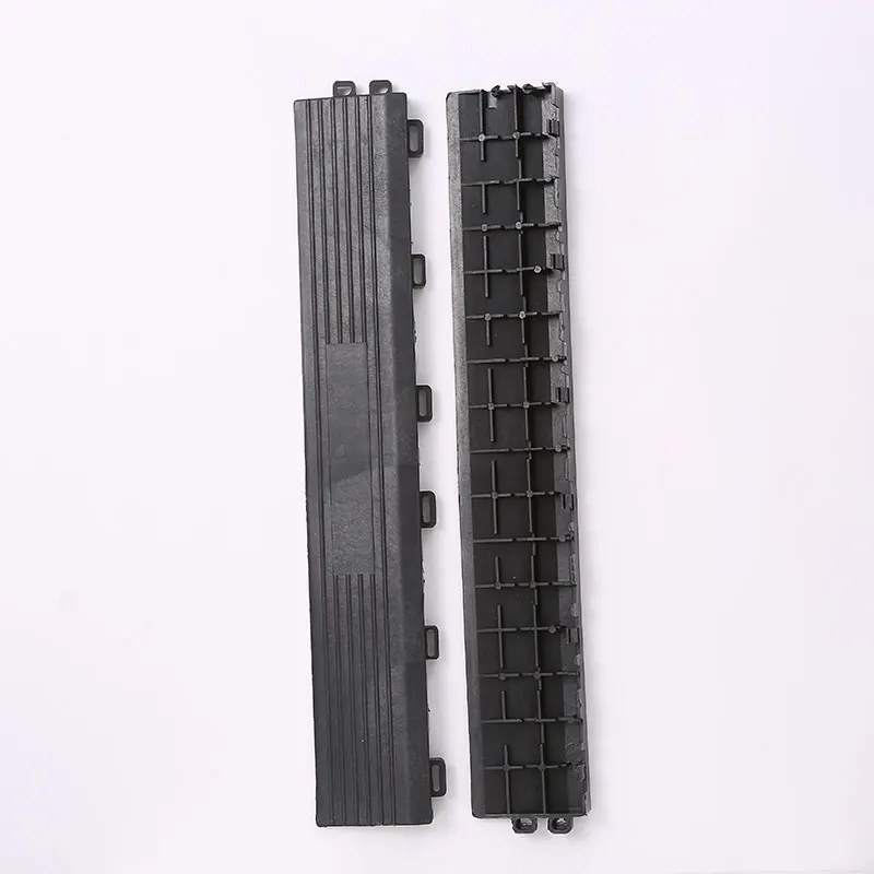 Modulaire antislip vergrendelbare garagevloertegels van PP PVC kunststof voor autodetailing, werkplaatsen en garages