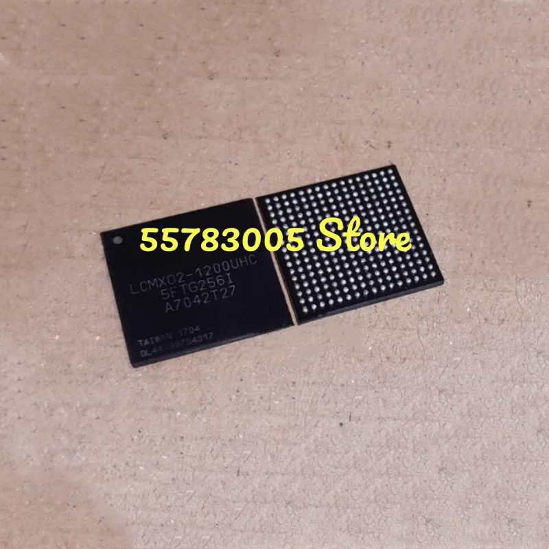 2PCS New  LCMX02-1200UHC-5FTG256I   LCMX02-1200UHC  BGA  Embedded Programmable Logic Device Chip IC