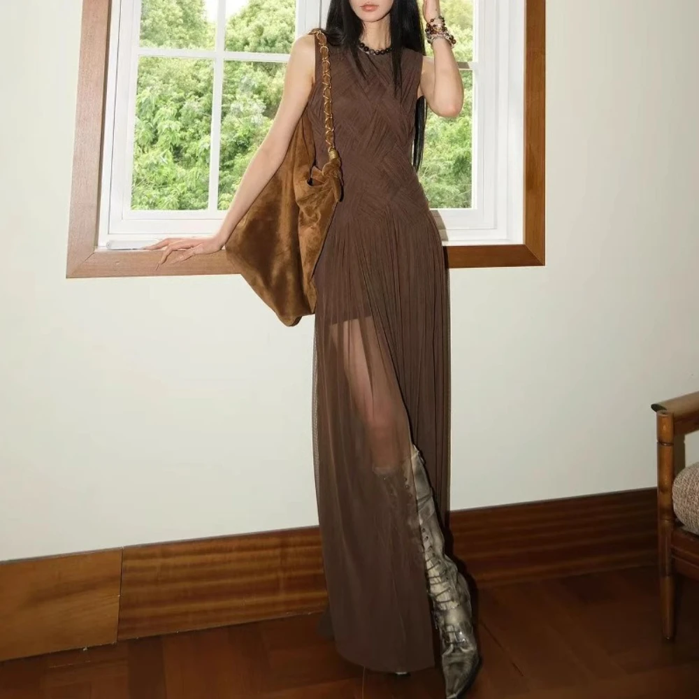 TWOTWINSTYLE Solid Sheer Spliced ตาข่ายแฟชั่นชุดผู้หญิงรอบคอแยกอารมณ์ชุดเสื้อผ้าหญิงใหม่