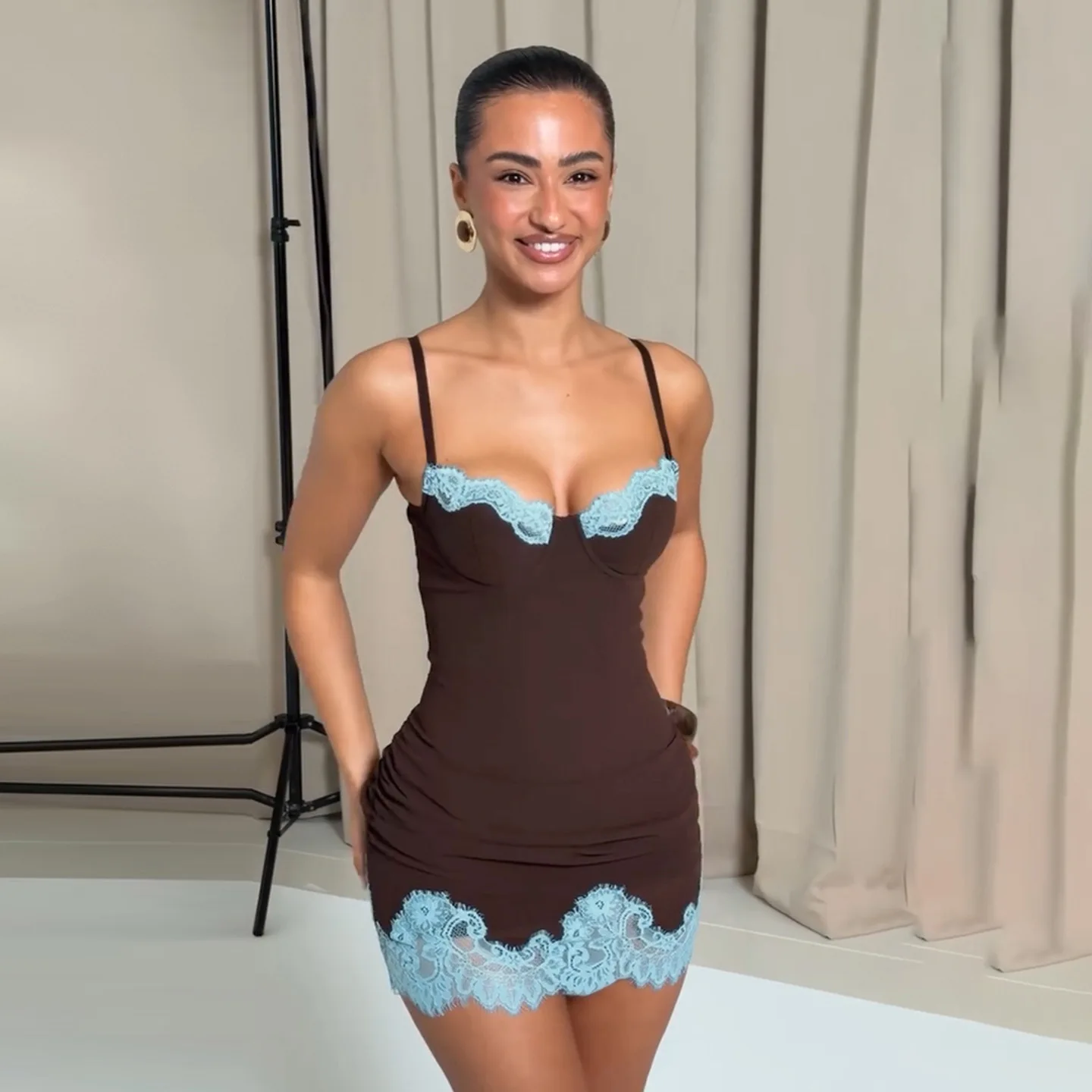 Gtpdpllt Sexy Lace Color Blocking Mini Dress Woman Spaghetti Strap Low Neck Backless Bodycon Peach Hip Chic Party Dresses