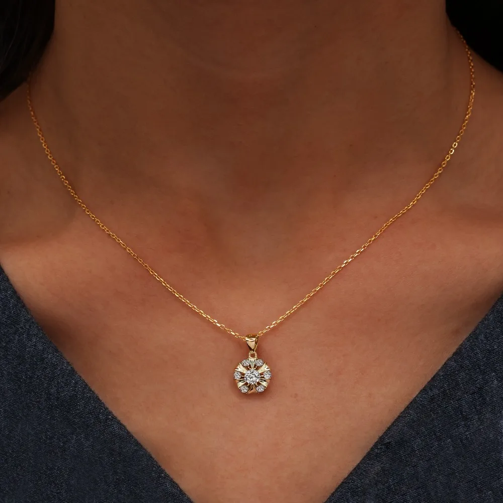 

Daisini Women's 925 Sterling Silver Original Design Circle Pendant Necklace Embellished with Swarovski Crystals Fine Jewelry