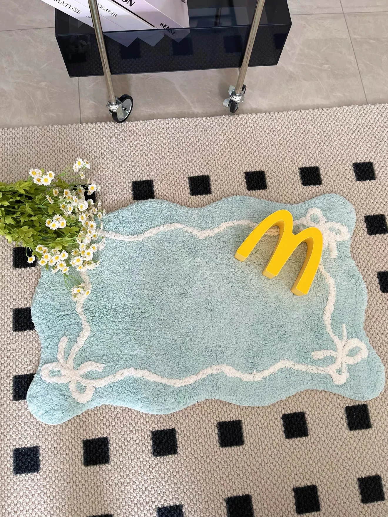 

Bathroom Mat Line Anti-Slip Water Absorbent Home Use Machine Washable Velvet Carpet Pad Simple Style Heart Shape