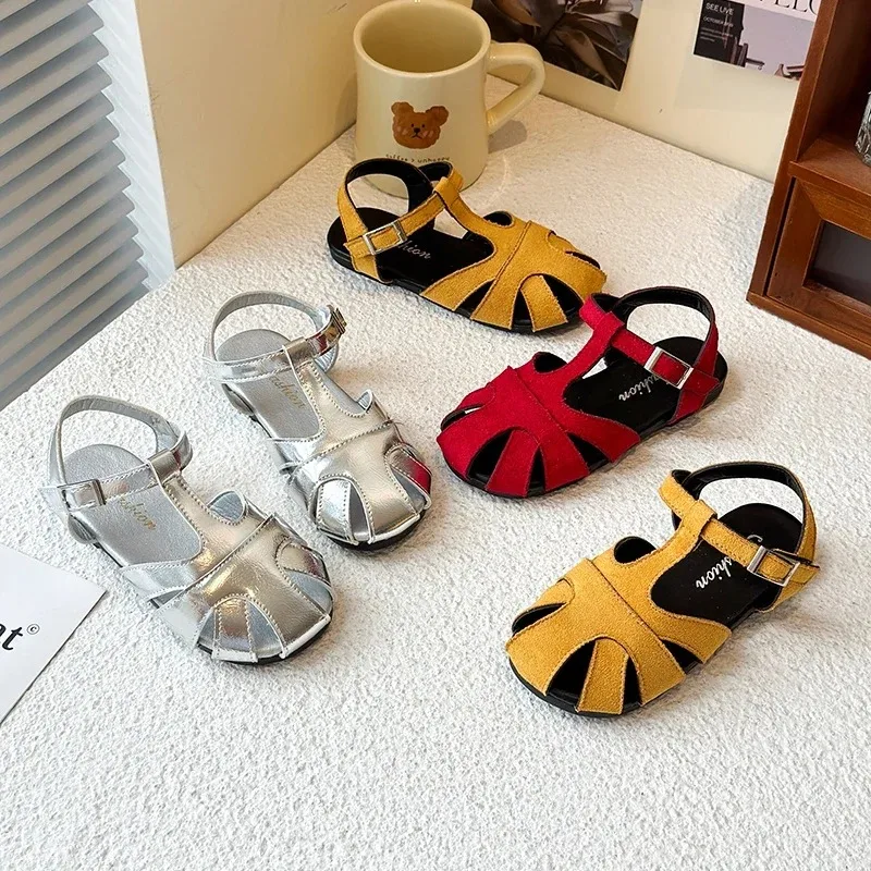 

2025 Summer New Children's Shoes, Girls' Beach Shoes, Anti slip Princess Retro Children's Garden Fashion Flat Shoes