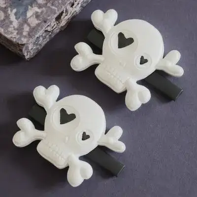 

2Pcs Punk Style Skull Hair Clip Plastic Hairpins Halloween Costume Clips Party Hair Accessories Adults
