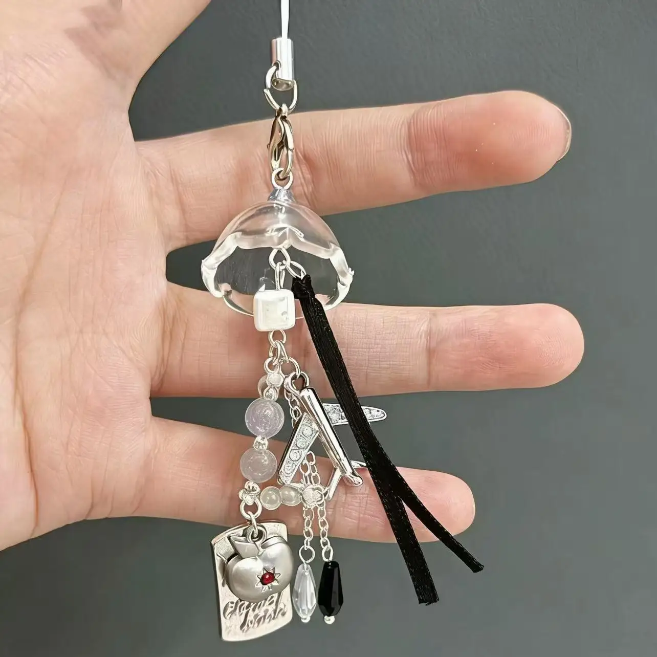 Xavier Impression of Mobile Phone Chain with Black Tassel and Guben Chain Card Book Backpack Hanging Chain Ledger