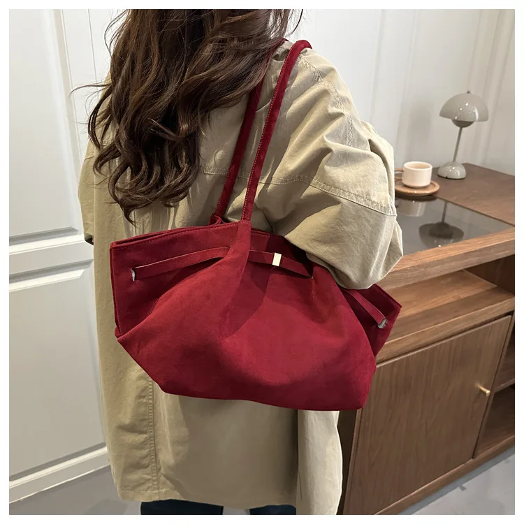 Umhängetasche aus Wildlederimitat für Damen, modisch, Pendler-Einkaufstasche, lässig, Unterarm-Eimer-Geldbörse, Herbst, täglich, Luxus-Handtasche – Detail 15