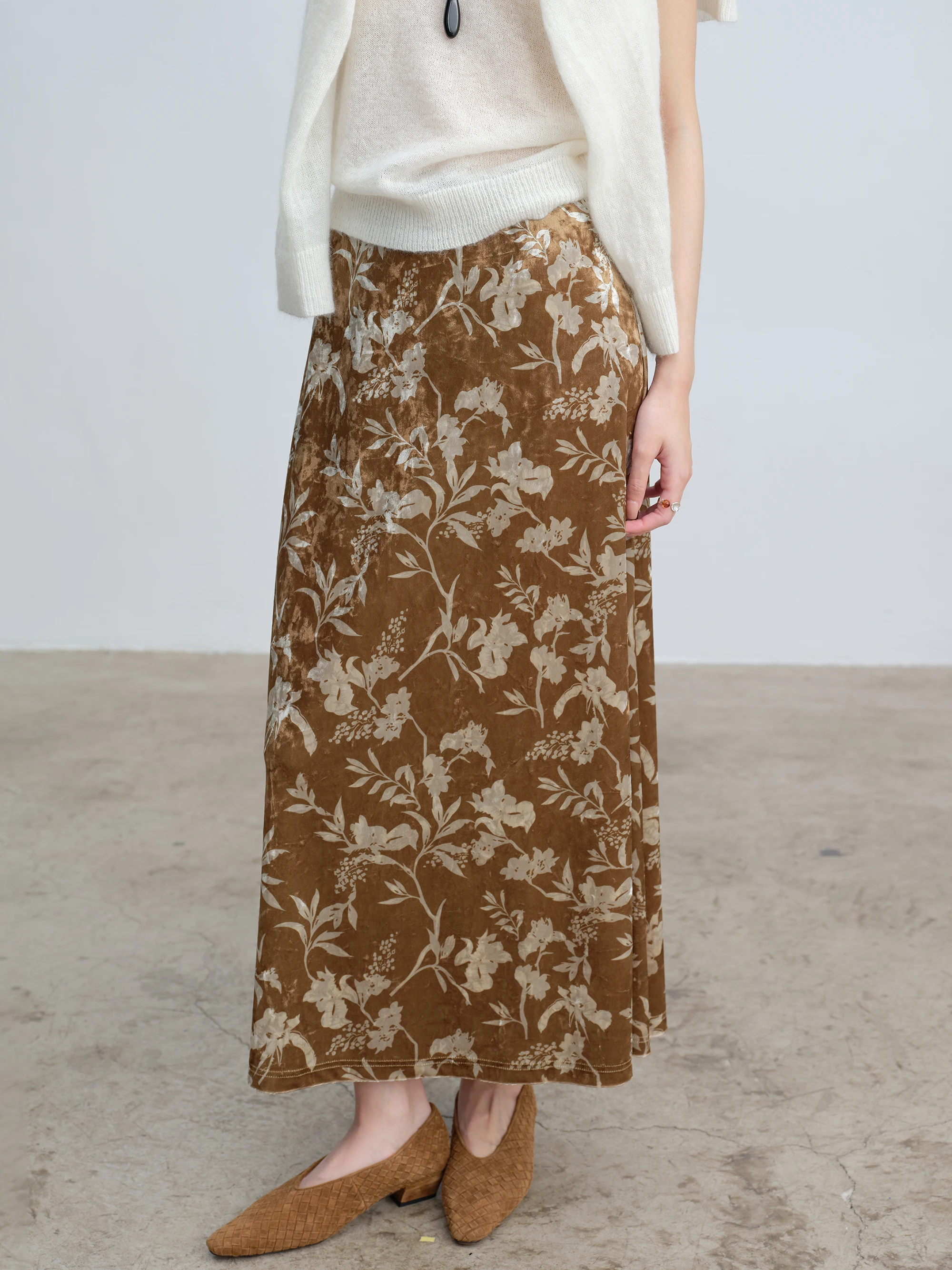 

Юбка-полусолнце из бархата с принтом Zhang Xiaomei, женская, с завышенной талией, А-силуэт, весна 2026, новый стиль, премиум-класс Q2536