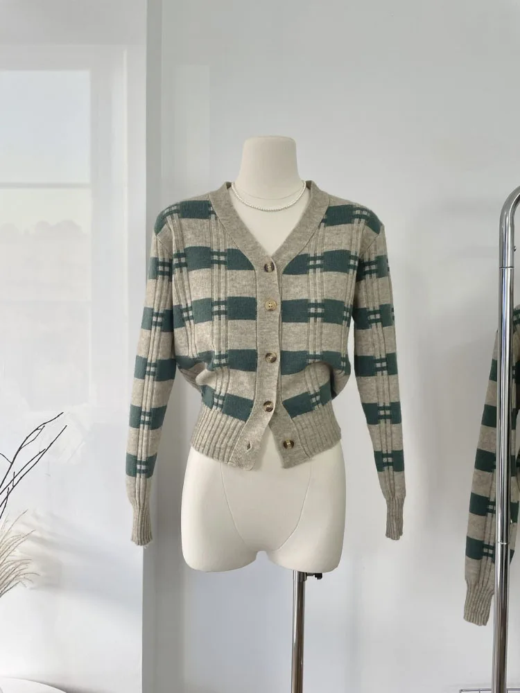 Green Striped Long-sleeved V-neck Sweater For Women Sexy Aesthetic Girly Vintage Cardigan Knitted Design Women New Tops