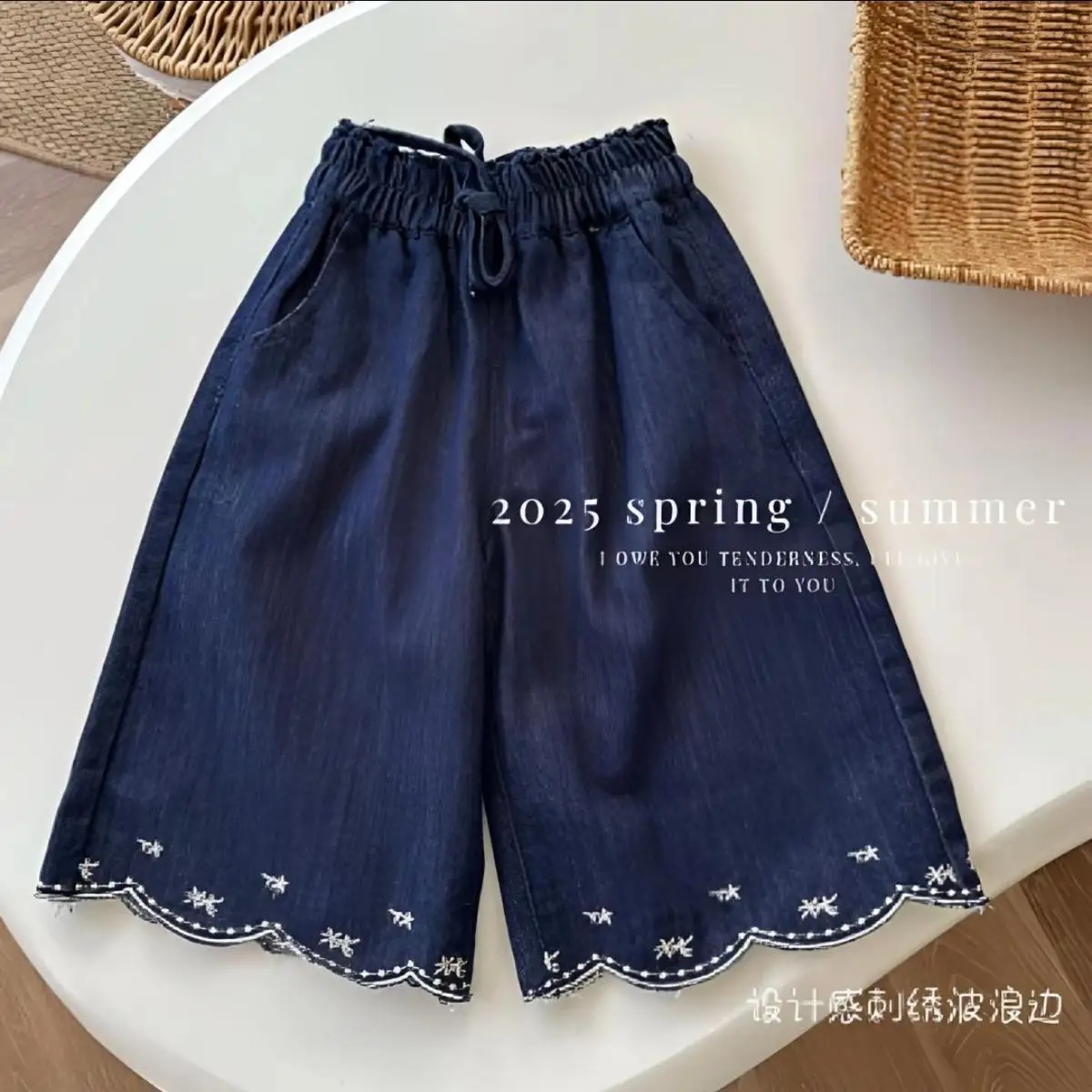 

Girls Pants 2025 New Korean Embroidered Thin Soft Jeans for Children Baby Girls Stylish Wave Wide Leg Seven Part Pants