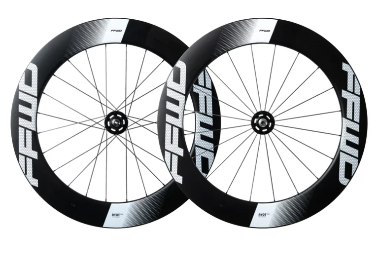 Newest 700C Road bike Matt UD full carbon fibre bicycle wheelset carbon rims Thru Axle Center Lock Disc brake hubs