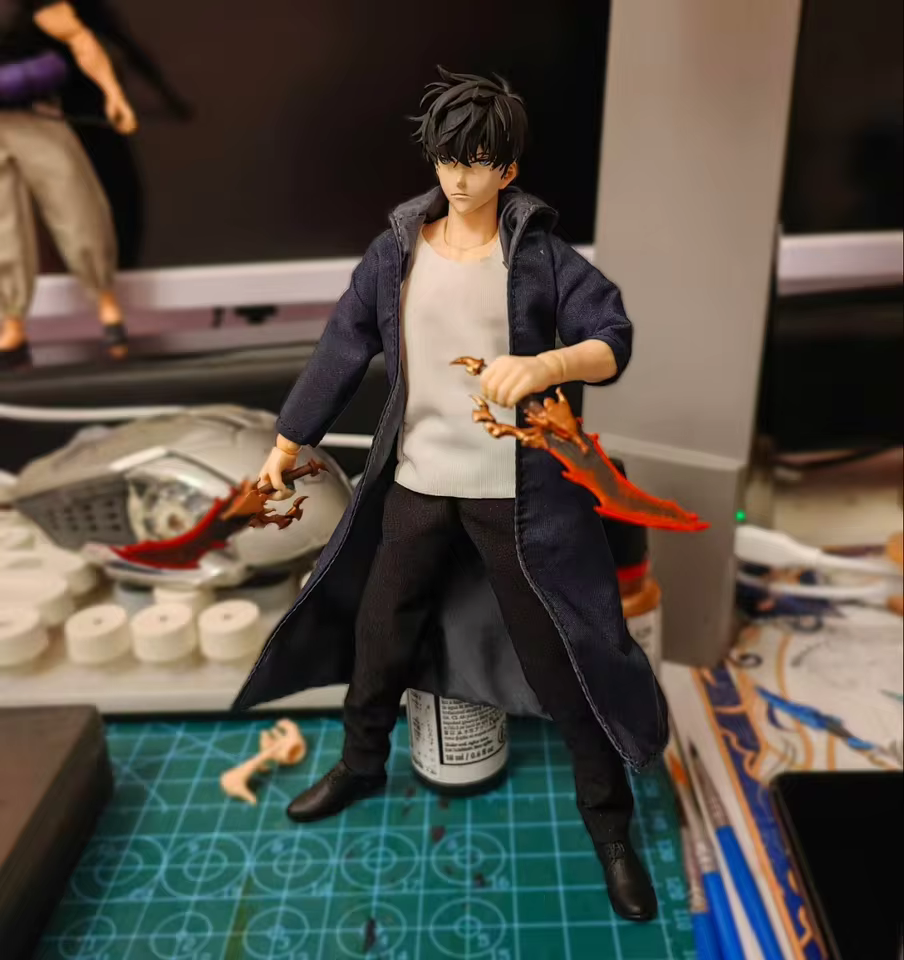 Solo Leveling - Protagonist Sung Jin-woo - 1/12 Scale Action Figure with Weapons, Head Sculpts & Clothing Sets