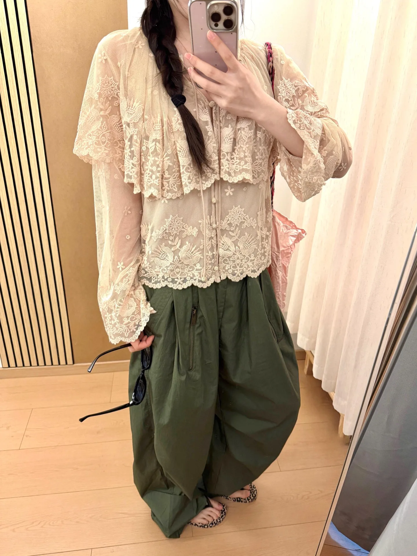 

Floral Embroidery Women Loose Shirt Ruffles Layered O-Neck Lantern Sleeve Single Breasted Vintage Female Blouse Top