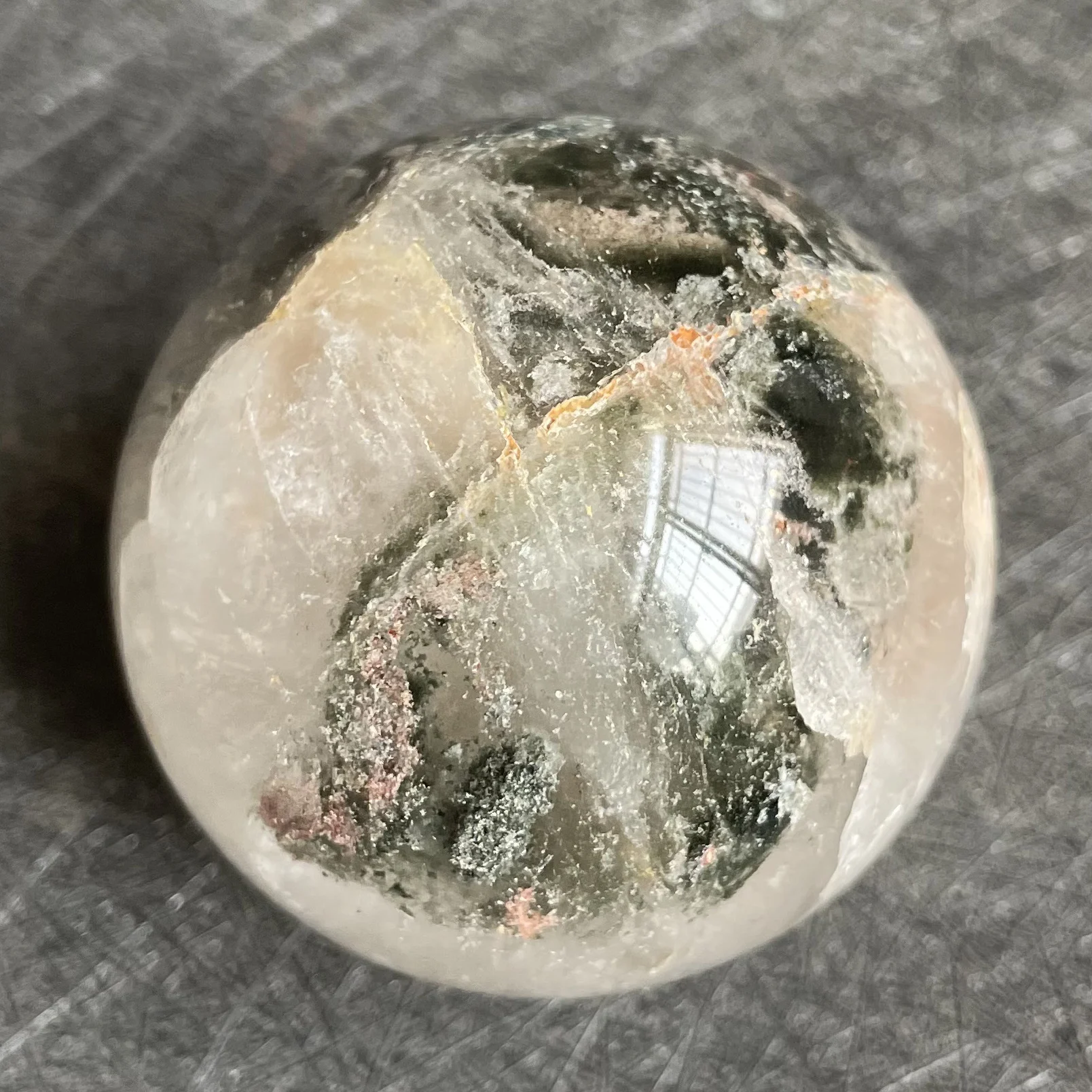 

133g Natural Stone Crystal Ball Green Phantom Rock Decoration Rough Polished Garden Quartz Sphere Healing