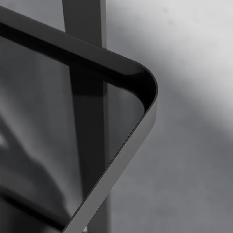 حافة أريكة عربة منزلية فاخرة من الشمال عدة رفوف من الزجاج المقسى لطاولة القهوة الحديثة والبسيطة والمتحركة.