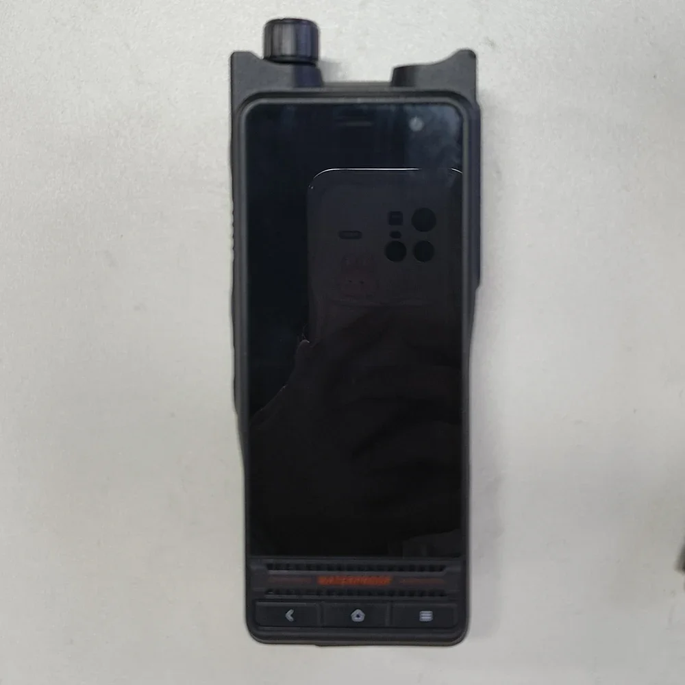 Radio Dua Arah 4G LTE GPS Poc Radio DMR PTT Dual SIM Card UV Dual Band Wifi Walkie Talkie Dengan Kamera Layar Sentuh NFC Interkom