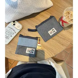 Hello Kitty Bag Kawaii Sanrio Denim Storagebag Anime Lipstick Bag Portable Retro Bolsas de almacenamiento versátiles 8 mejores bolsos de monedas de anime de ventas - №6