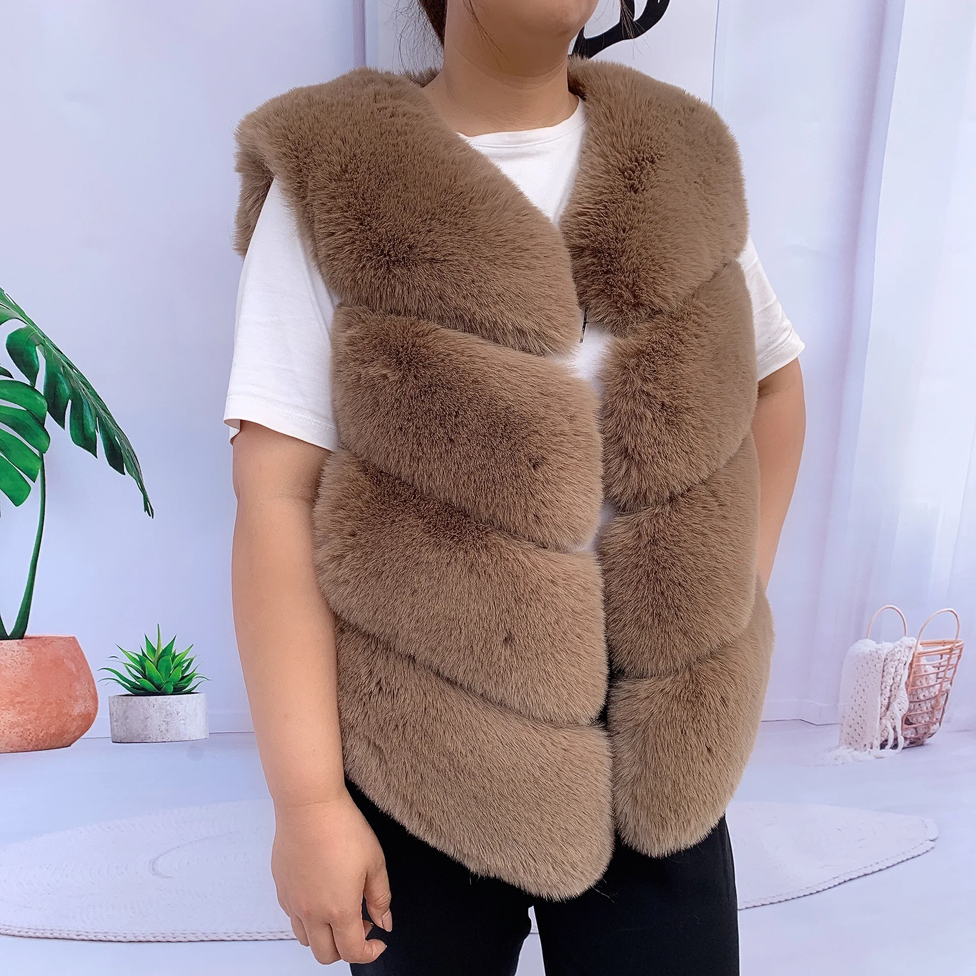 Winter women\'s cold blouse with fur faux fur coat Vest fluffy jacket thick Synthetic fur coat for women fur vest