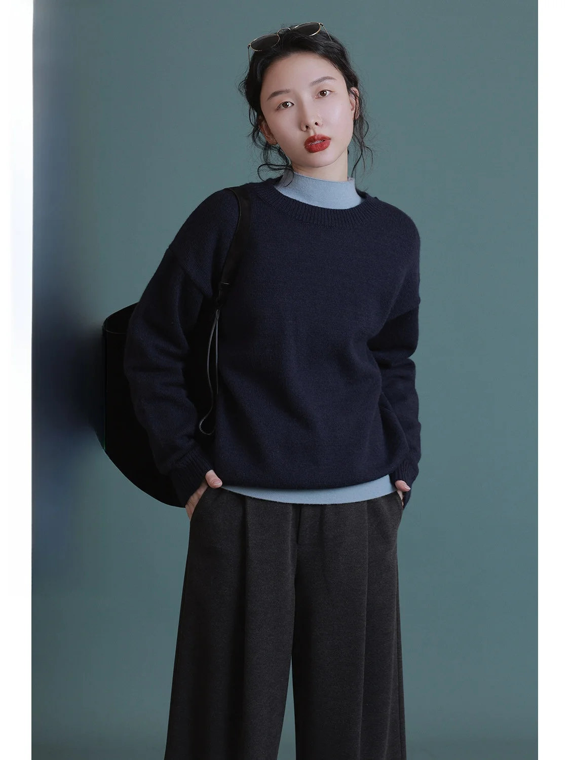 

Синий винтажный вязаный свитер с круглым вырезом для женщин, ранняя осень, приталенный, с длинными рукавами, для повседневной носки, в стиле Ivy Yang