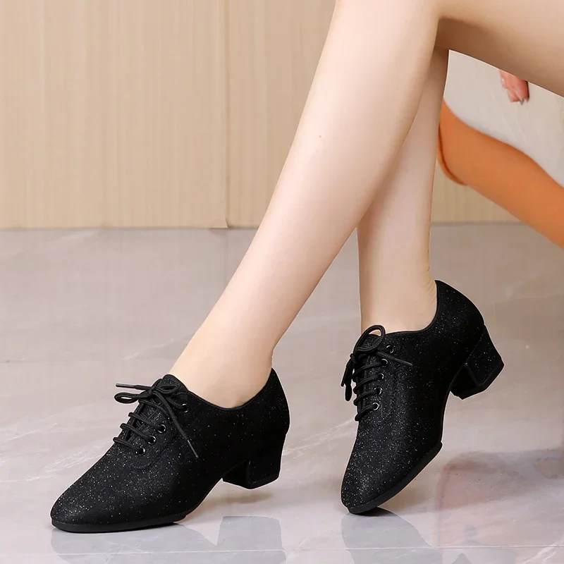 Baskets de danse souples pour femmes, chaussures de danse latine Bling, chaussures de jazz modernes, tango fille, salle de Rh, talons phtalShoes, été, nouveau