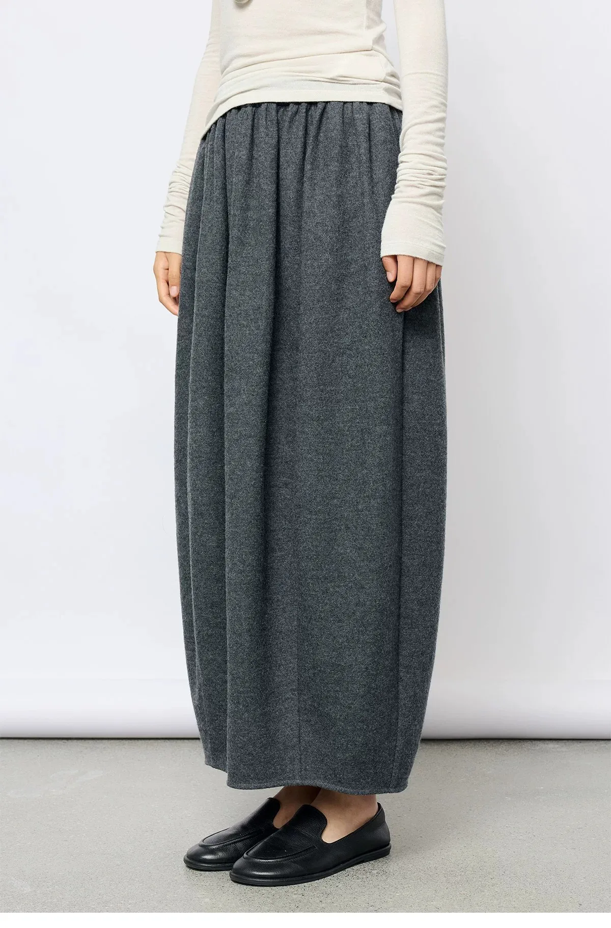 100% Wool Three-Dimensional Cut Flower Bud Skirt, Designed with a Relaxed and Lazy Style, New Model for Women in the Fall/Winter 2026 Season