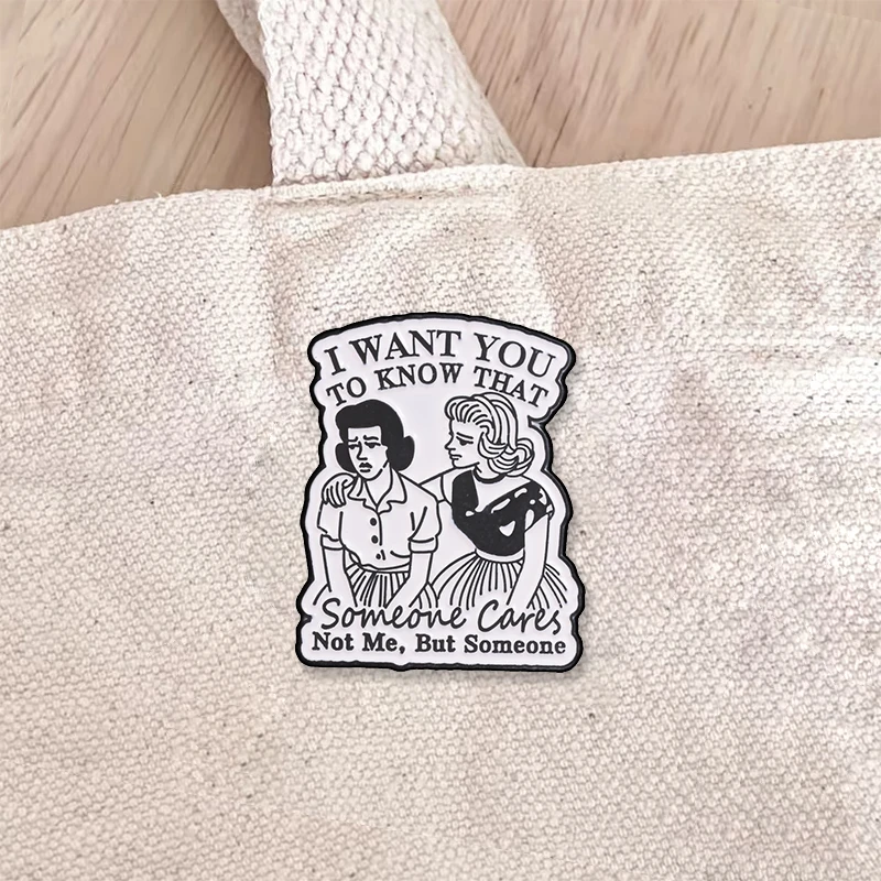 Vintage Fashion Quotes - Emaille-Anstecknadel mit lustigem Sarkasmus-Zitat: „Einer kümmert