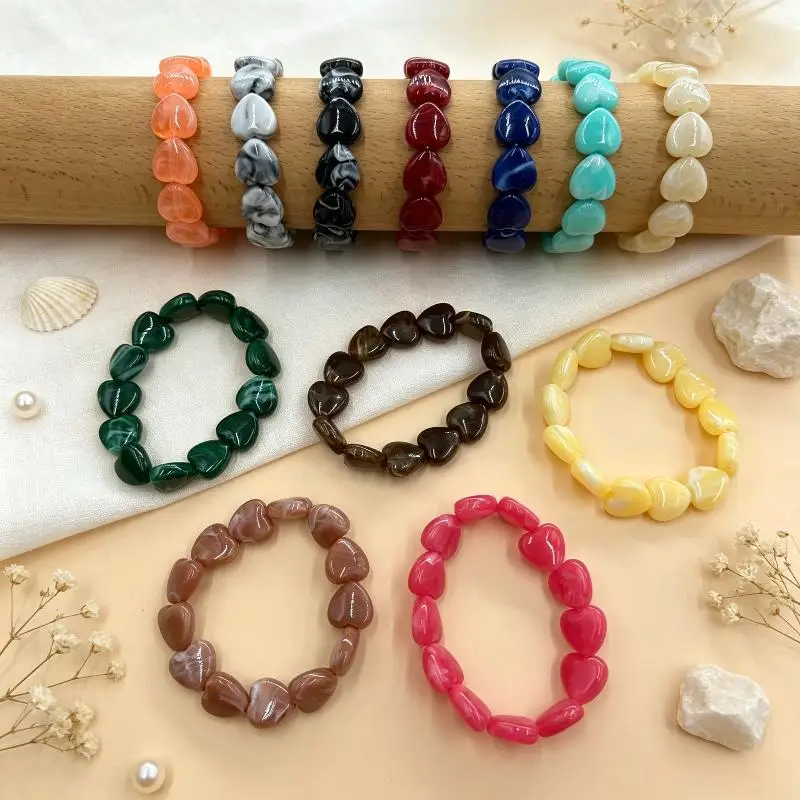 Modische, farbenfrohe Armbänder mit Herzanhängern, im Retro-Stil, niedliches Schmuckstück für Damen, ein einfaches, vielseitig kombinierbares Armband, ein Geschenk zum Valentinstag. – Detail 3