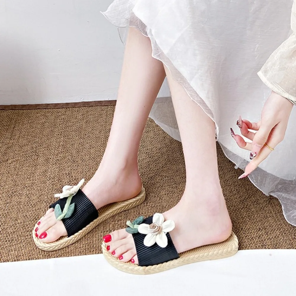 

Casual Korean Ins Style Flower Slippers Holiday Floral Seaside Sandals Non-Slip Flat Vacation Beach Slippers Outdoor