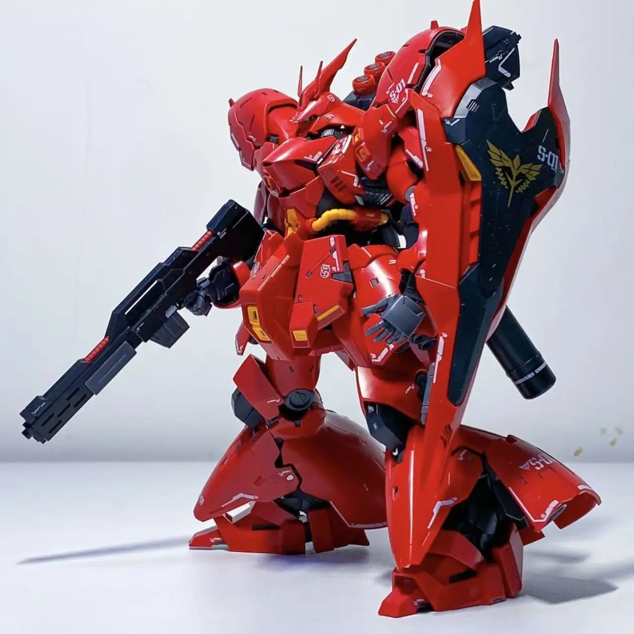 

Sihai Studio RG5503 1/144 Комплект модели Sazabi с наклейками на водяные горки — пластиковая модель с высокой деталью и полной внутренней рамой