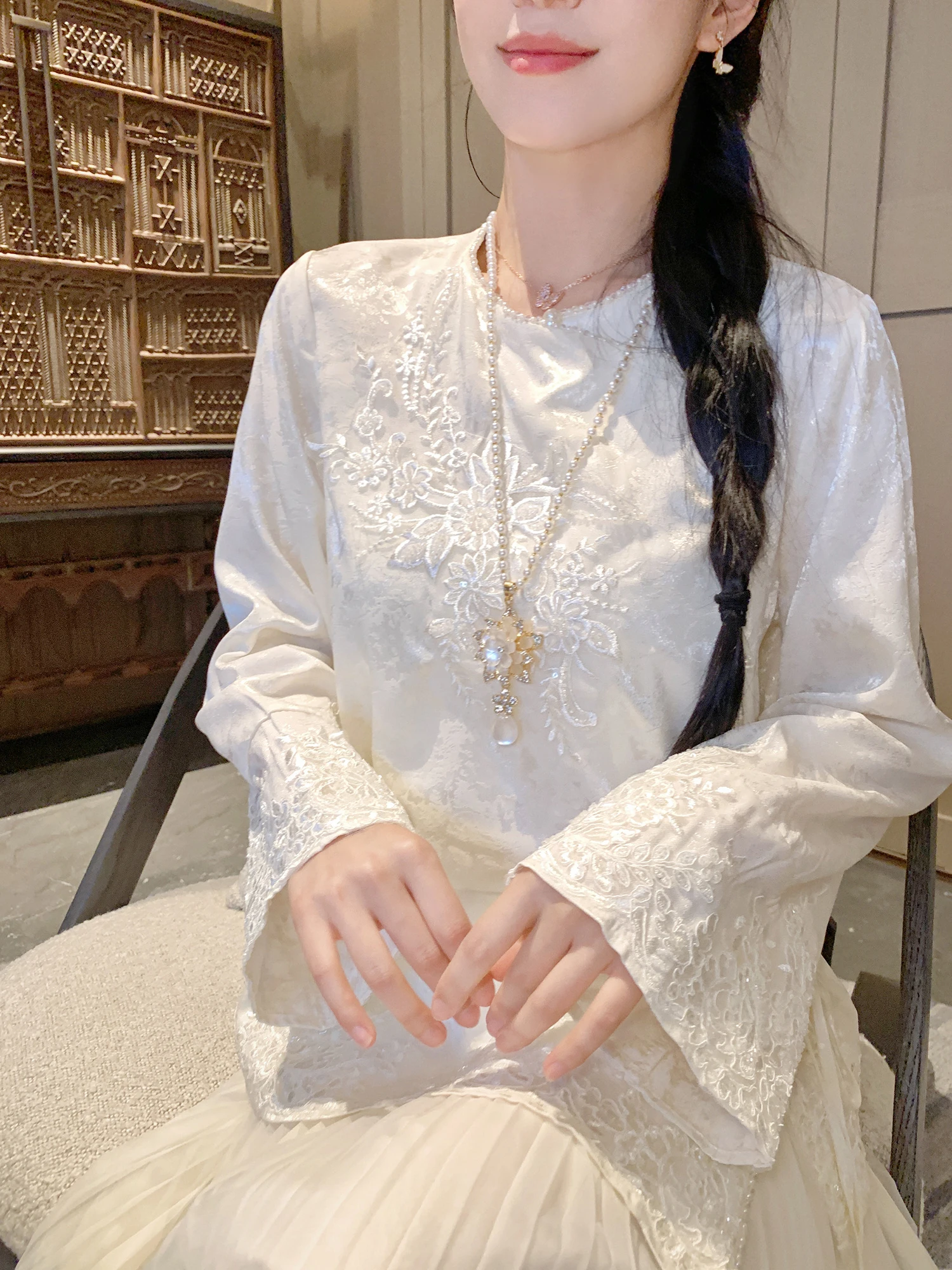 

Новая женская вязаная кофта в китайском стиле с эффектом охлаждения, на пуговицах, с вышивкой, универсальная, свободного кроя, с круглым вырезом, с длинным рукавом, 2026