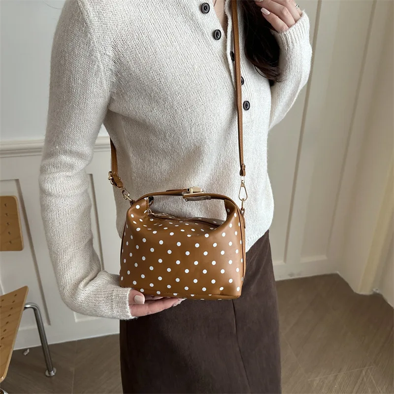 2026 new Korean version of small-scale polka dot shoulder bag zipper stylish and fashionable shoulder commuter women bag