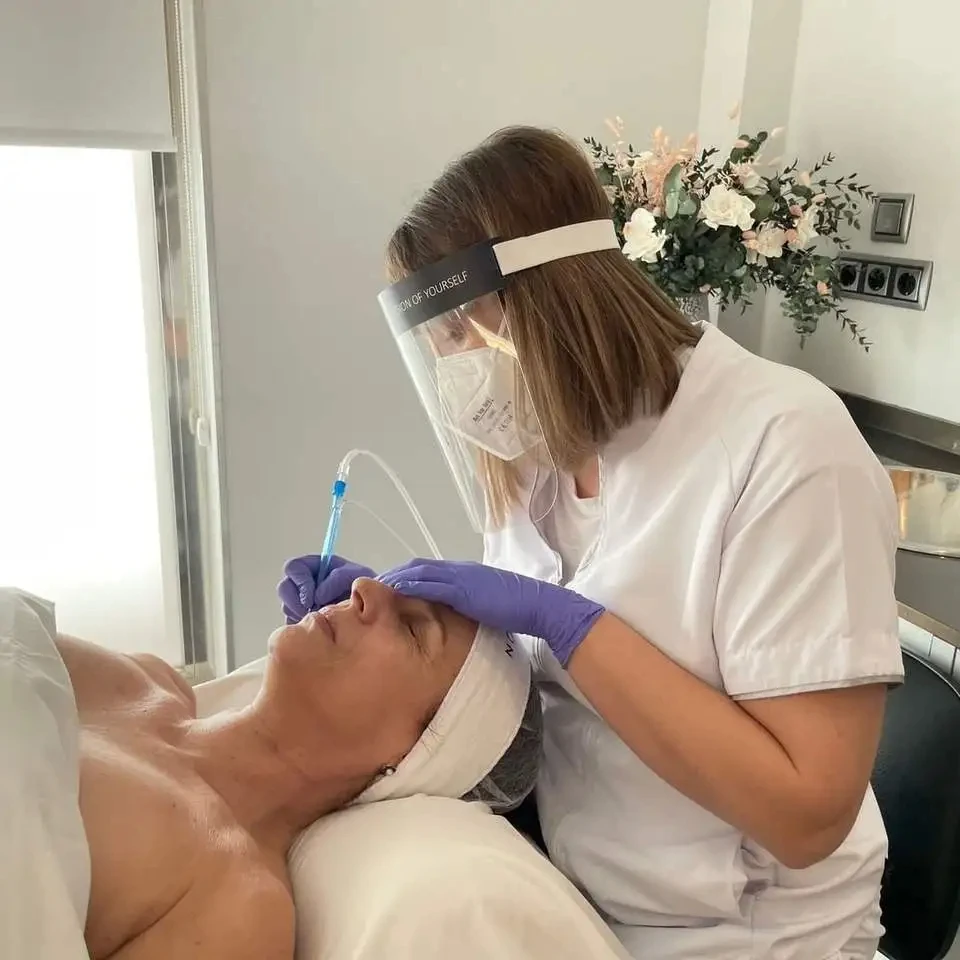 حقن آلة تقشير النفاثة غير الغازية الميزوثيرابي المياه الأكسجين Jetpeel المياه تجديد الجلد تبييض معدات التجميل