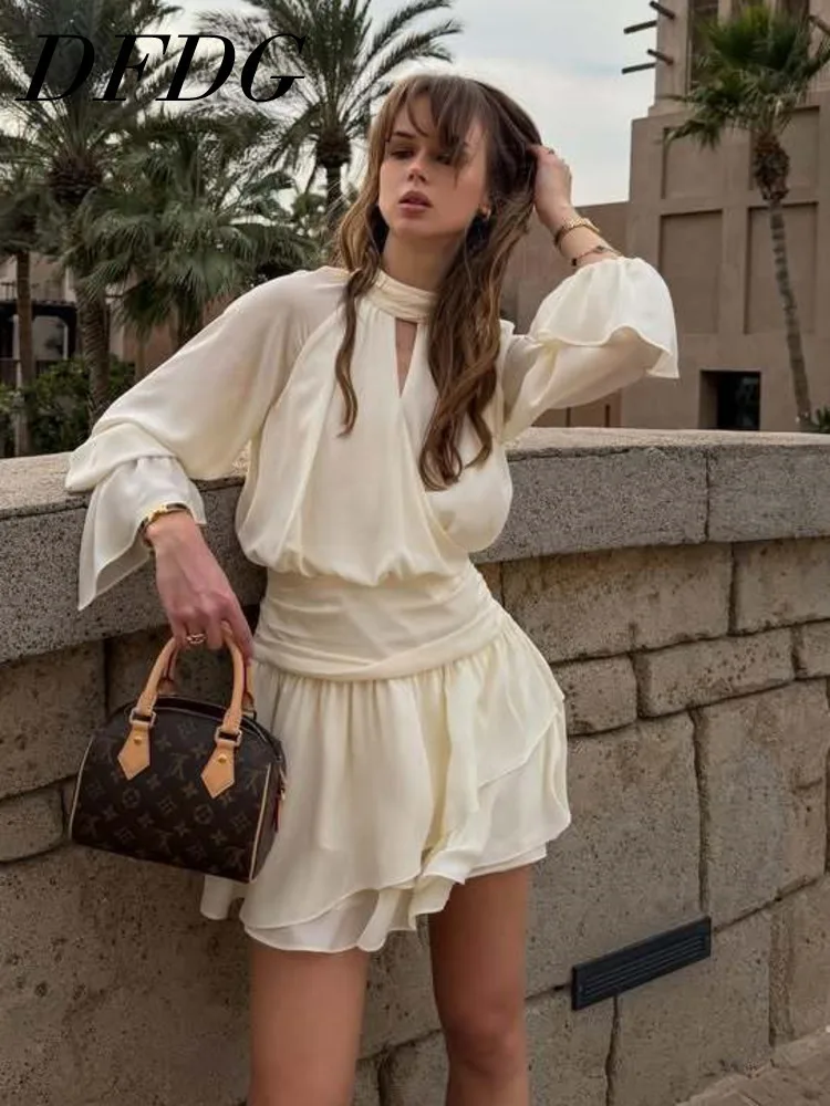 

Женское мини-платье DFDG Весна-Лето 2026 с воротником-халтер, рукавами-колокол, драпировкой, завышенной талией, многослойным оборчатым подолом, сексуальное, для вечеринок и клубов