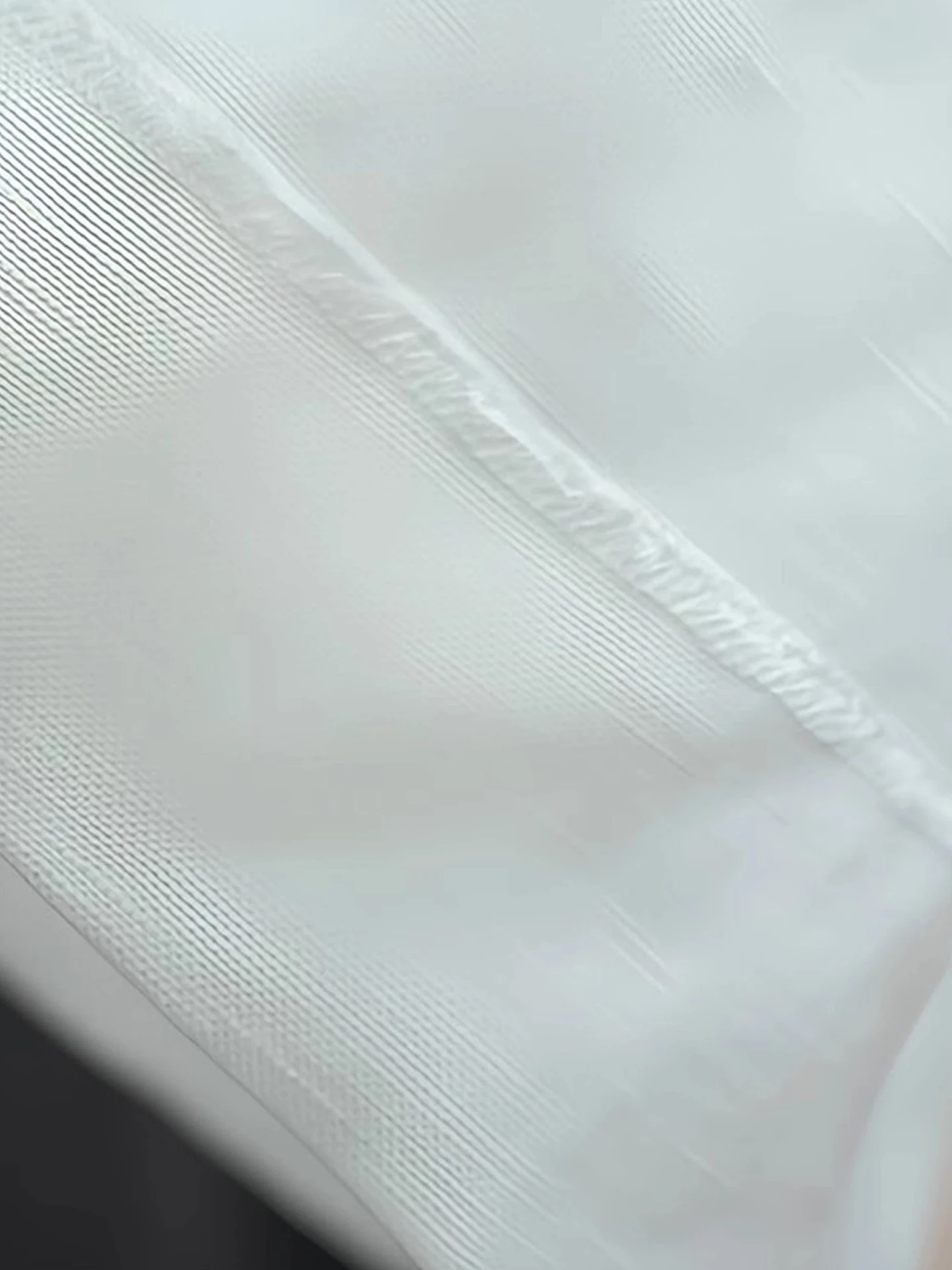 Loose  Color round Ne T-irt Women's Faionable Oversize Pullover Top Slimming Design Korean Sle Commute Wind