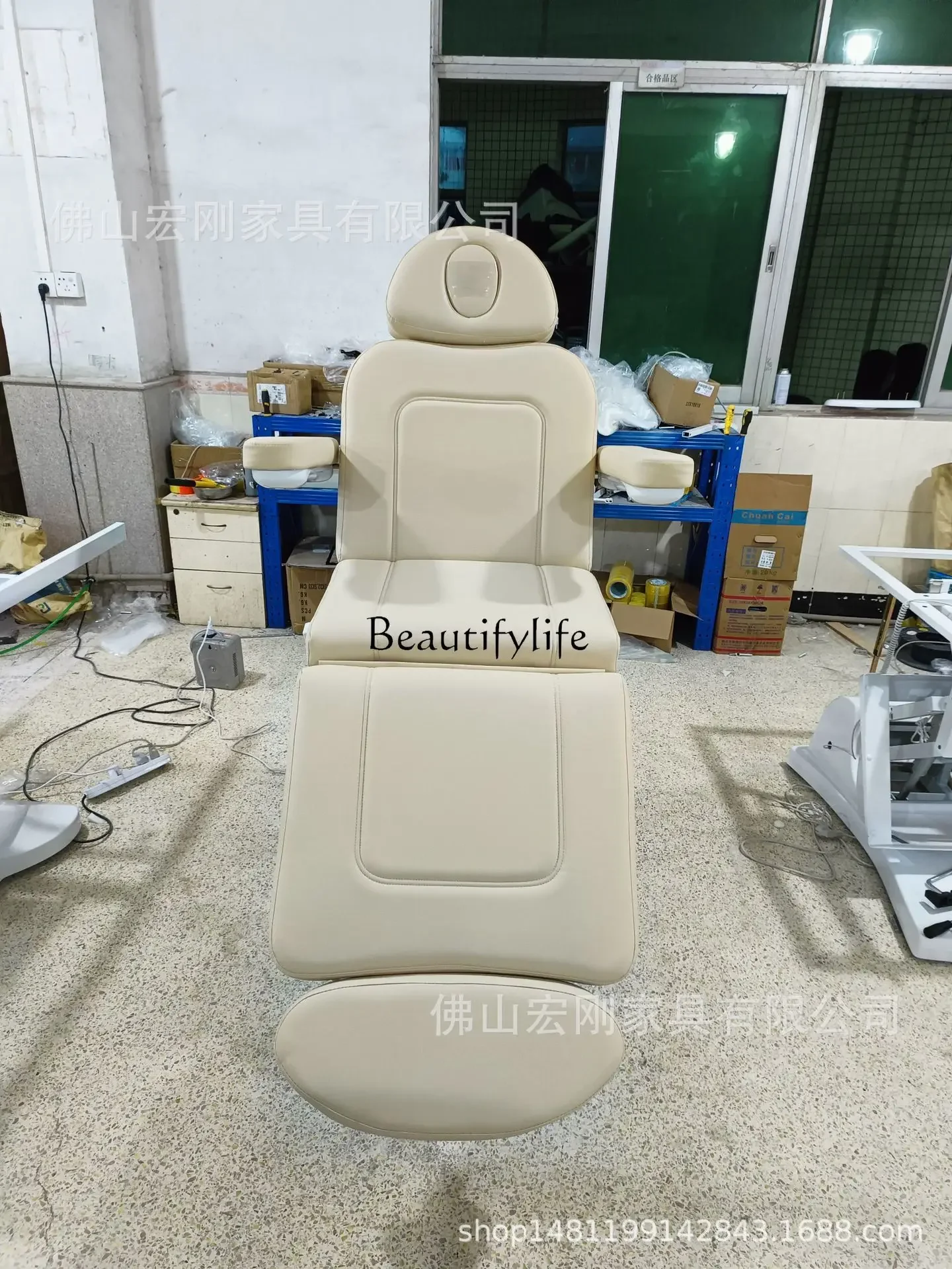 

02Electric Lifting Beauty Bed Tattoo Embroidery Multifunctional Lifting Massage Bed